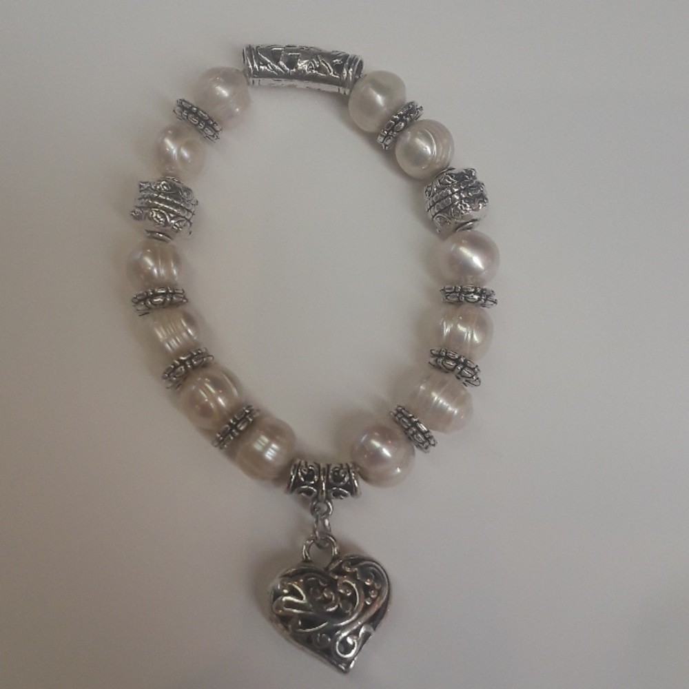 Genuine Pearl stretch bracelet